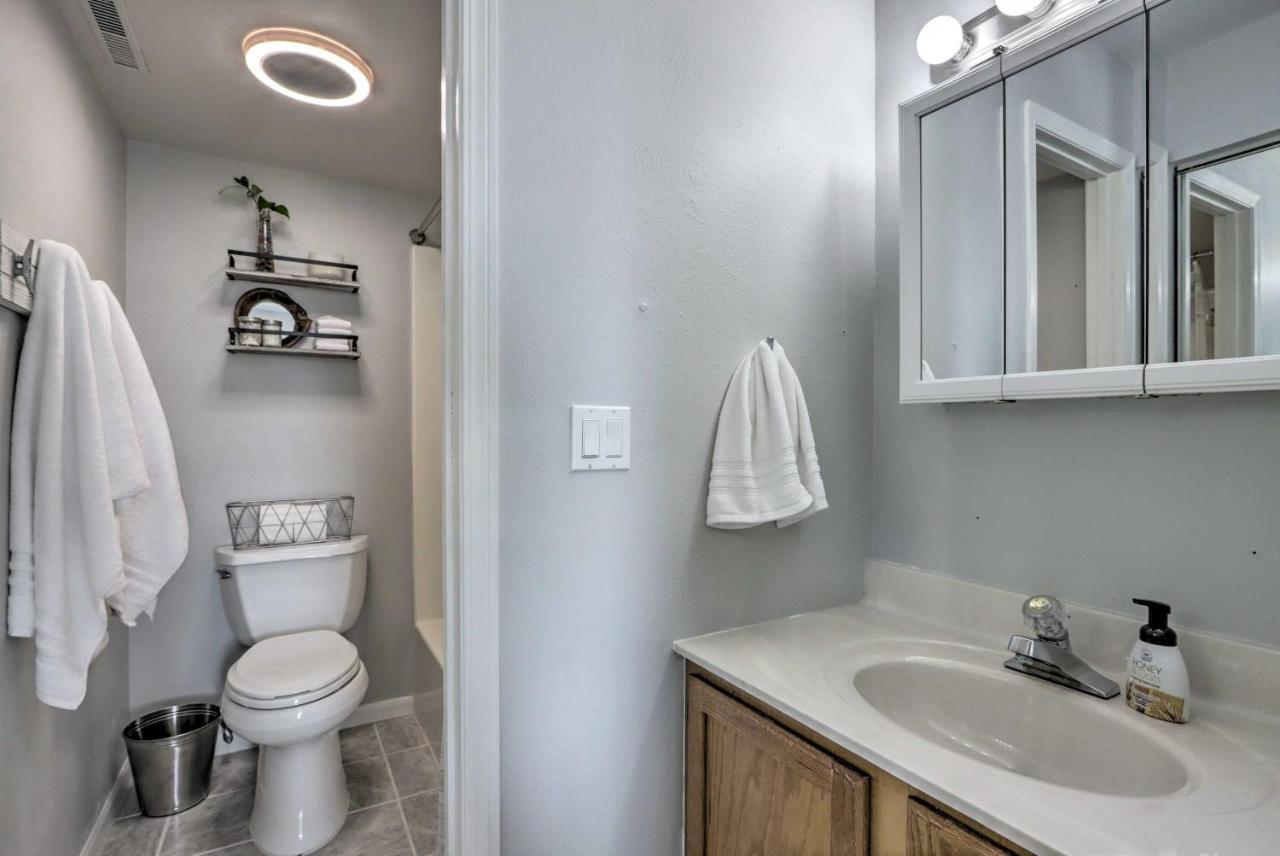 Osage Beach Condo With Pool Access And Lake Views エクステリア 写真